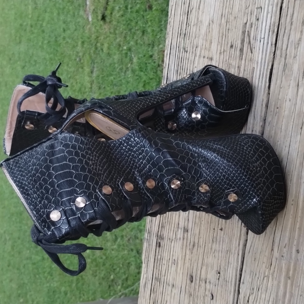 Kalinai Scene By Shoedazzle Stiletto Booties - Picture 7 of 9